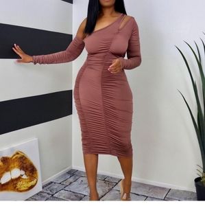 Never Worn: Keyhole Dress